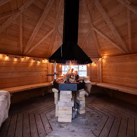 Arctic Bear - Lapland - Aurora - Sauna - Northern Lights Lomakylät Ranua